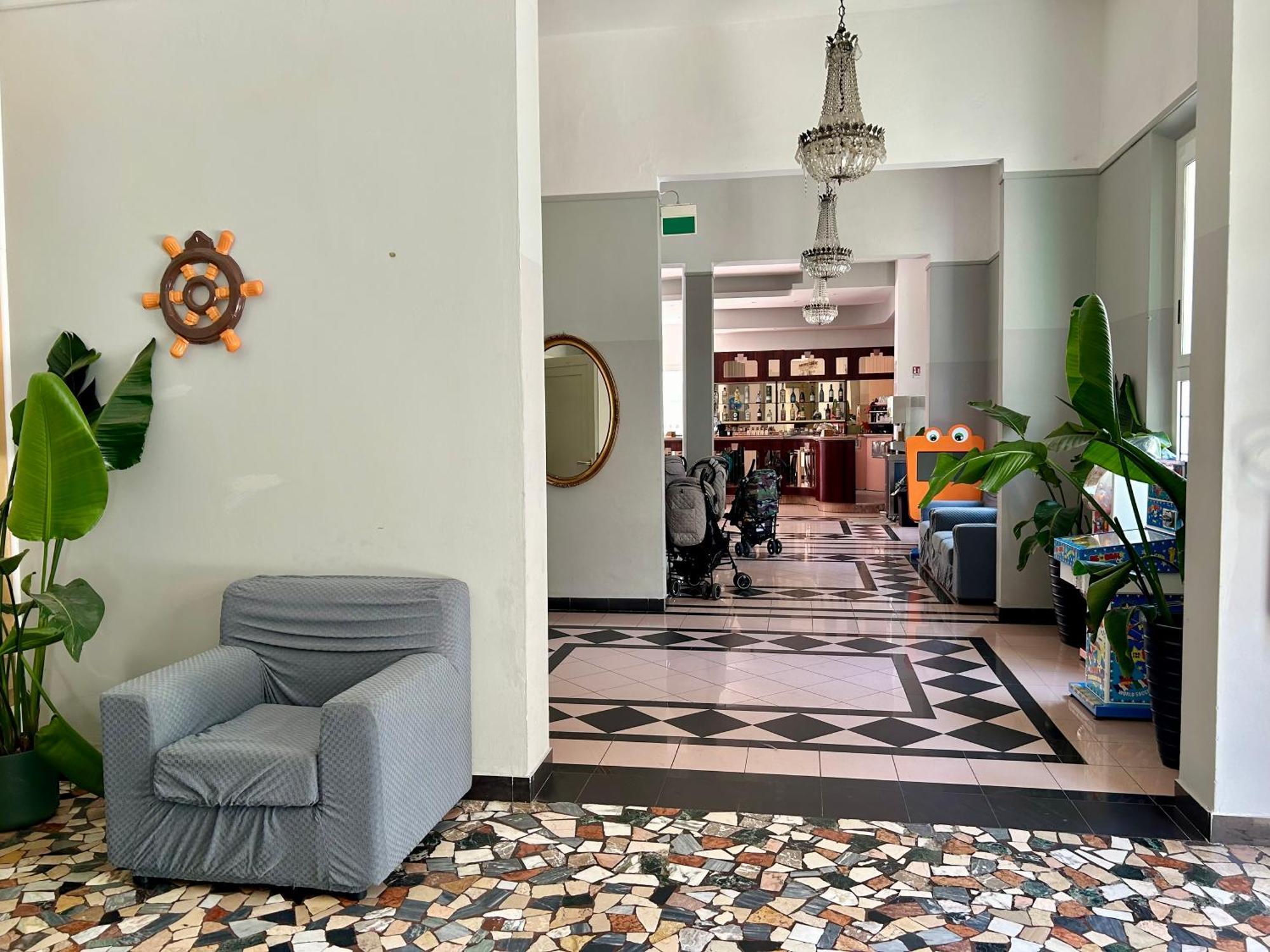 Hotel Loris - Valentini Family Village Bellaria-Igea Marina Ngoại thất bức ảnh